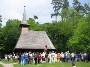 hramul bisericii din dretea – de rusalii la astra