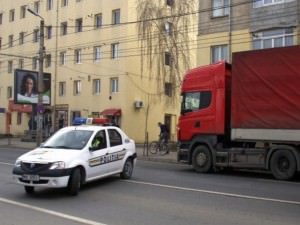 viteza de rulare pe strada semaforului va fi redusă la 30 km/h