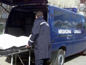 cadavrul a fost examinat de cei de la medicina legală