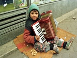 Sute de copii au abandonat şcoala în ultimul an şcolar în judeţul Sibiu