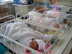 opt copii s-au născut pe 1 ianuarie la sibiu