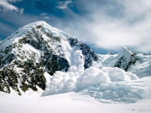 risc de avalanşă de gradul trei, în munţii făgăraş, la bâlea lac