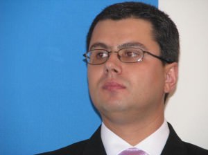 prefectul răcuciu convocat la o întâlnire pe aeroport de către ministrul igaş