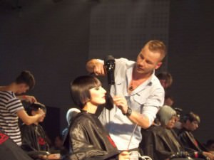 sibianul lucian coman face furori în competiţiile internaţionale de hairstyling