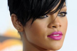 rihanna, în fruntea topului muzicienilor care au primit cele mai multe like-uri pe facebook, în 2011