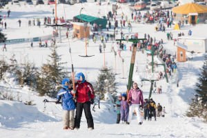 Teleferic Cindrel anunţă că peste 8.000 de turişti au schiat de sărbători în Păltiniş