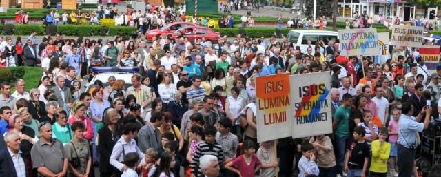 marş interconfesional cu tineri din toate culturile religioase în sibiu