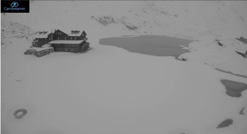 si la bâlea lac stratul de zăpadă prinde contur din ce în ce mai mult