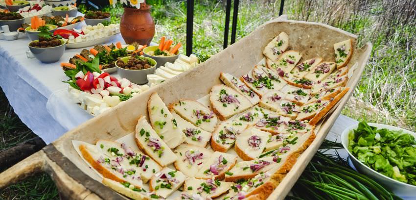 cultura gastronomică a transilvaniei poate fi descoperită din mai până în septembrie. ce evenimente o promovează