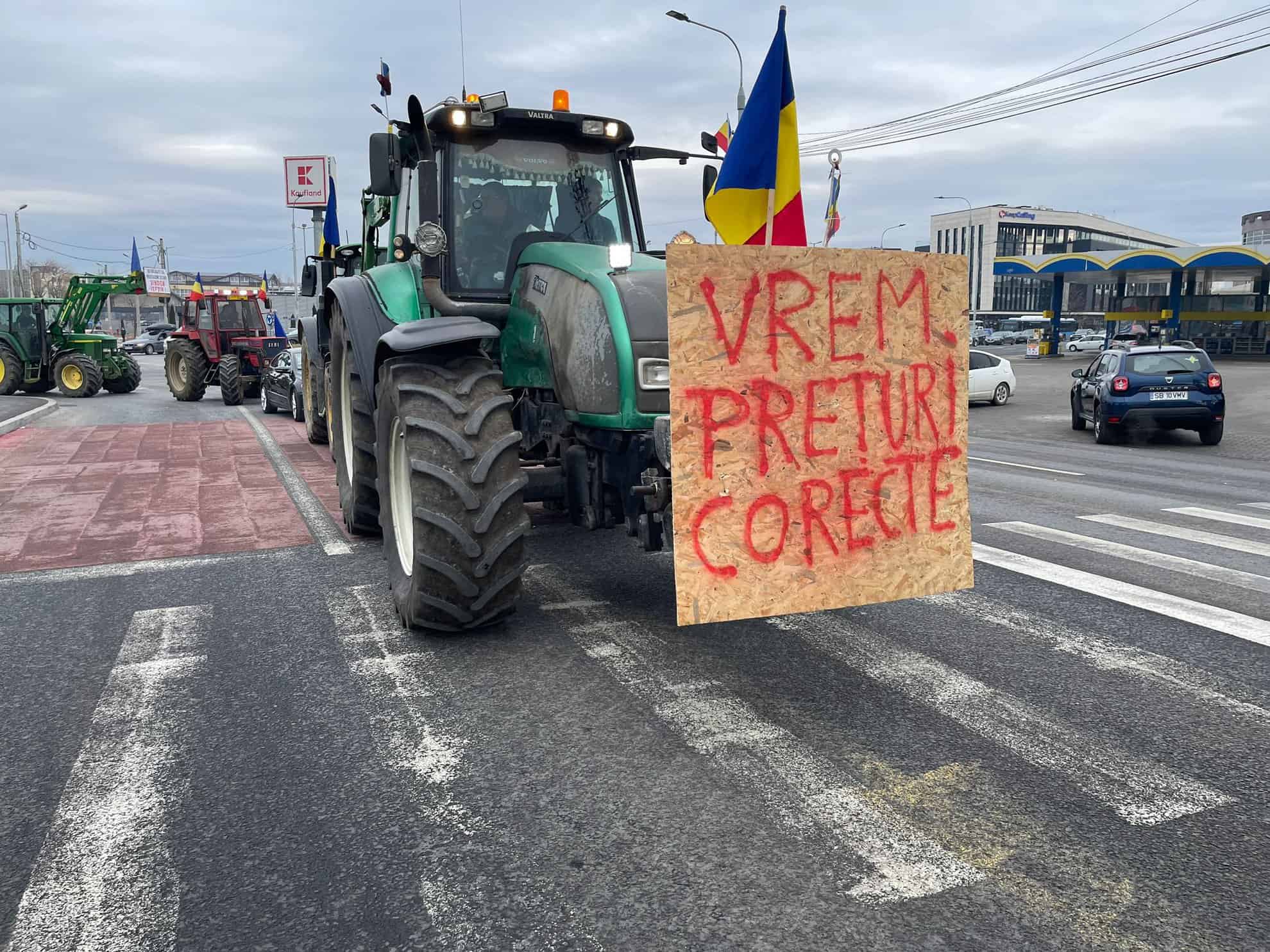 Sibiul Paralizat De Protestul Fermierilor Zeci De Tractoare Merg Cu