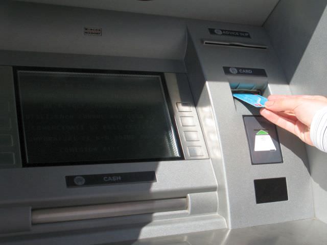 tentativă de furt a bancomatului bcr de pe mihai viteazu