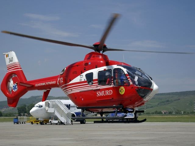 muncitor rănit grav, luat cu elicopterul de pe valea lotrioarei