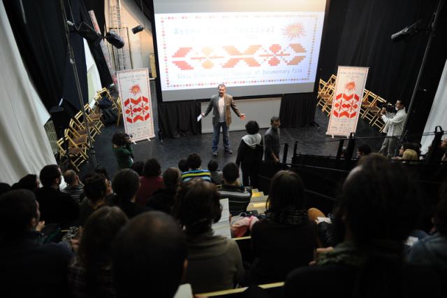 galerie foto: prelegeri şi premiere la astra film festival 2011
