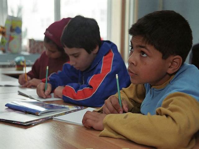 proiectul ”oportunități egale în educație pentru o societate incluzivă”, oferă sprijin pentru 78 de copii romi din sibiu