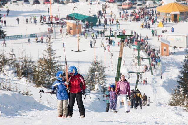 teleferic cindrel anunţă că peste 8.000 de turişti au schiat de sărbători în păltiniş