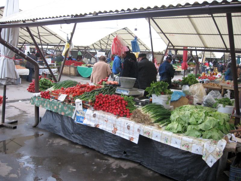 primăria sibiu spune că standurile şi mesele din pieţele sibiene sunt foarte solicitate