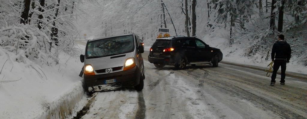 cum se circulă în județ: drumuri acoperite de zăpadă spre păltiniș, bâlea și în mărginimea sibiului
