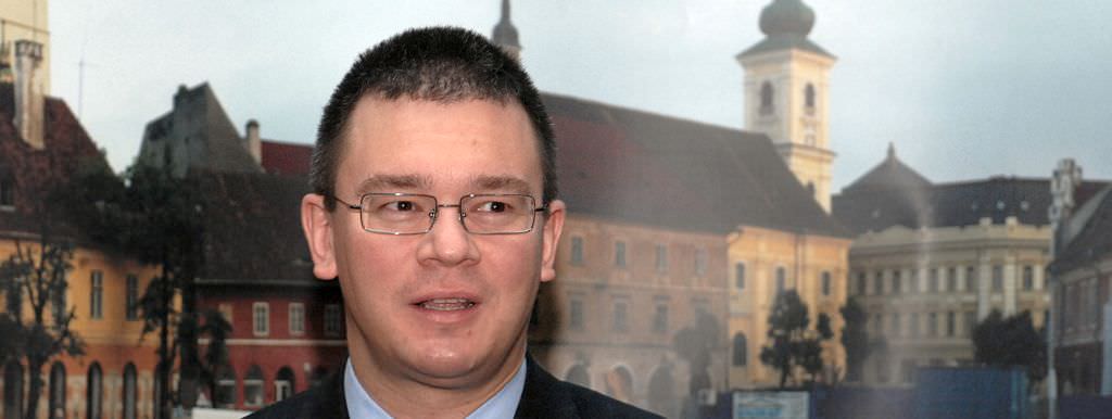 mihai răzvan ungureanu este noul premier nominalizat de preşedintele traian băsescu
