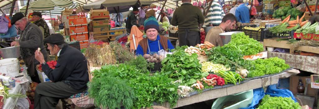 video legumele de primăvară au invadat piețele din sibiu. vezi prețurile!