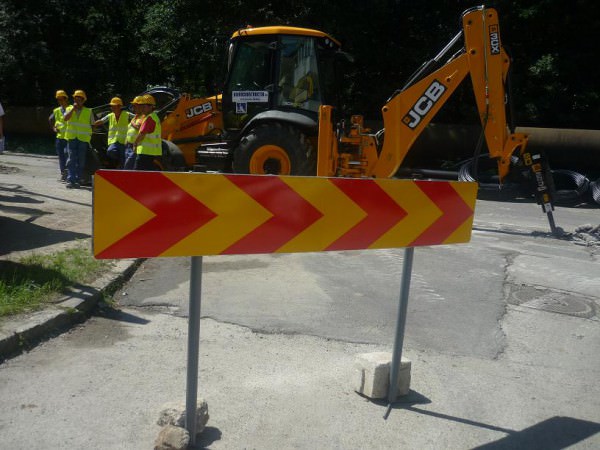 noi intervenţii la străzi: lucrări de reparaţii ale stratului asfaltic pe strada maramureşului