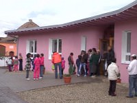 video: grădiniţă waldorf la roşia pentru copii din familii rrome – vezi amănunte!