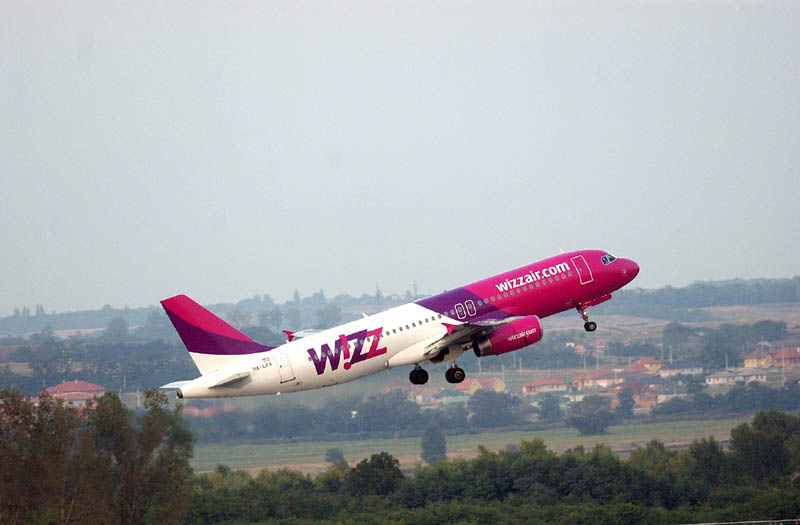 pont pentru cei ce vor să zboare: wizz air reduce azi biletele cu 20 la sută