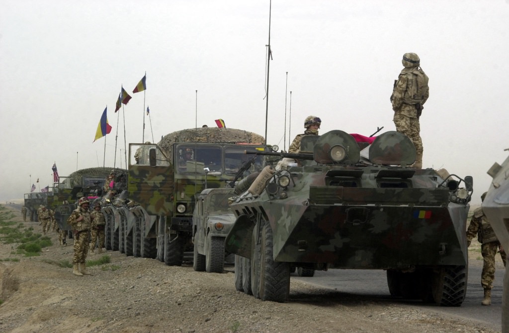 retragerea soldaţilor americani din afganistan s-ar putea face prin românia