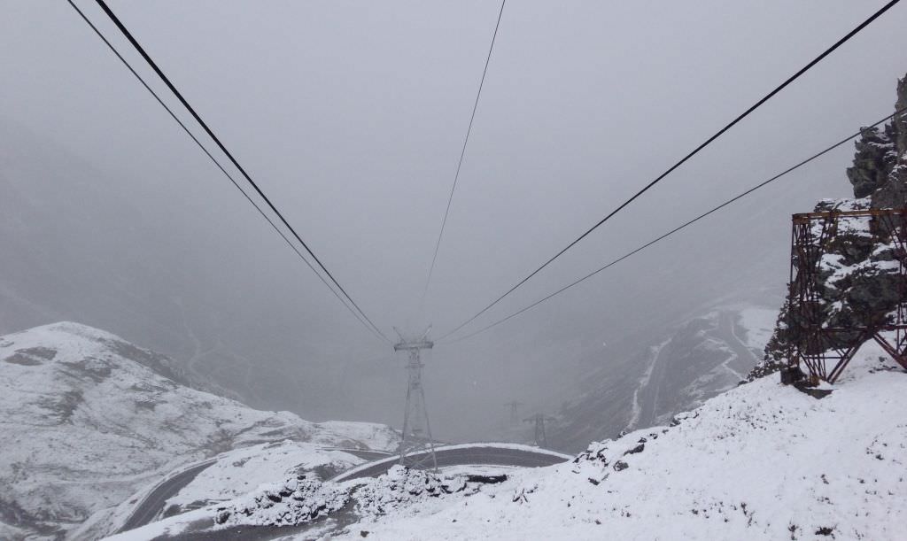video foto iarnă autentică pe transfăgărășan. la bâlea lac ninge ca în povești