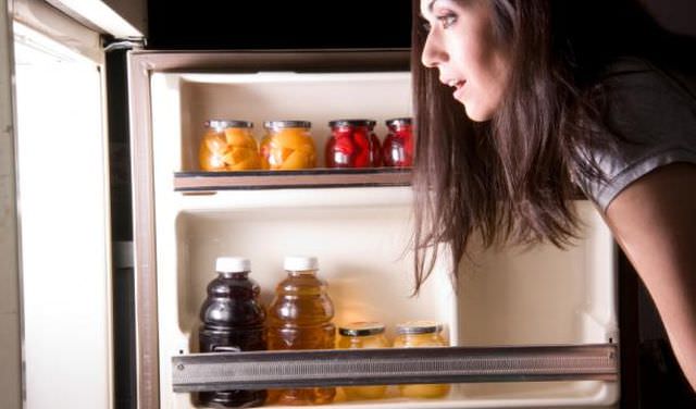 top 12 alimente pe care trebuie sa le scoti chiar acum din frigider!