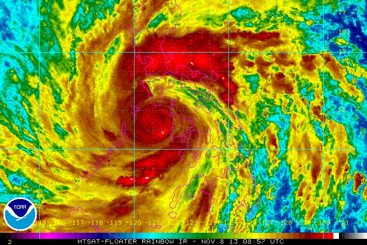 haiyan, cel mai puternic ciclon din toate timpurile loveste filipinele cu rafale de vant de 380 km/h! video