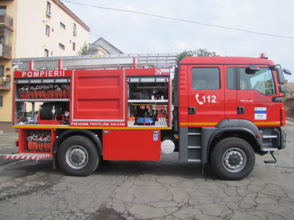 inspectoratul pentru situaţii de urgenţă (isu) sibiu a mai primit două ambulanţe de prim ajutor