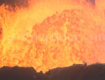 imagini spectaculoase filmate in inima unui vulcan erupt