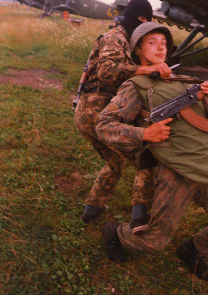 cum sunt pregatiti copiii rusi pentru a face fata oricarui inamic! foto