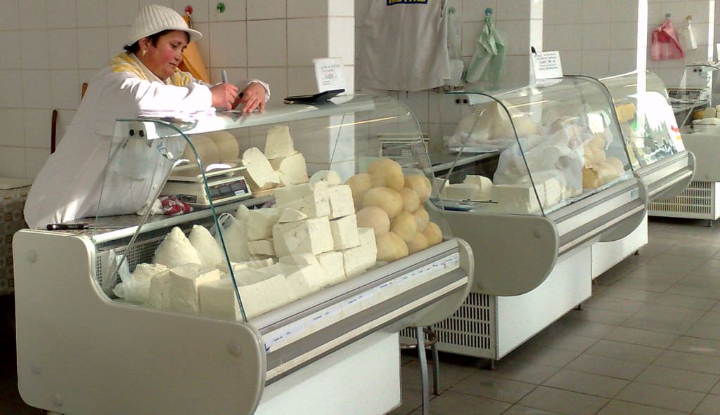 video – brânza de sibiu falsificată grosolan în românia. ce spun adevărații producători!