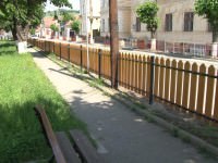 gard viu înlocuit cu gard de lemn în parcul de lângă şcoala mihai eminescu | vezi de ce