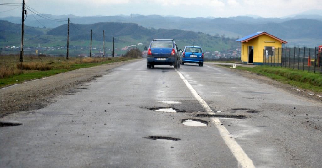 lucrările pe dn14 se termină în iunie. se toarnă asfalt nou între mediaş și târnăveni