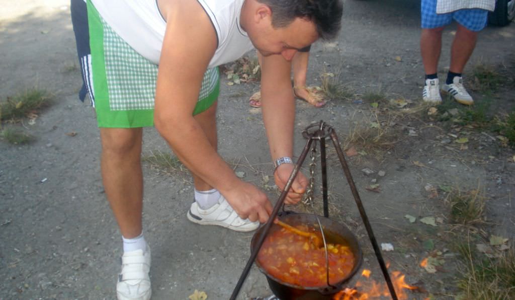 concurs de gătit gulyás la zilele hungarikum la sibiu între 27-29 iunie
