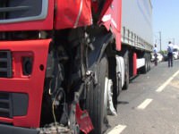 trafic blocat pe dn 1, un tir a intrat pe contrasens | vezi amănunte