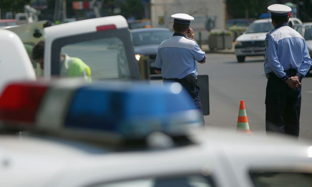 şoferii sibieni continuă să încalce legea. ce au găsit acum poliţiştii