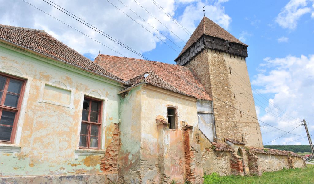 s-a finalizat proiectul de reabilitare a celor 18 biserici fortificate din transilvania. nouă sunt din sibiu