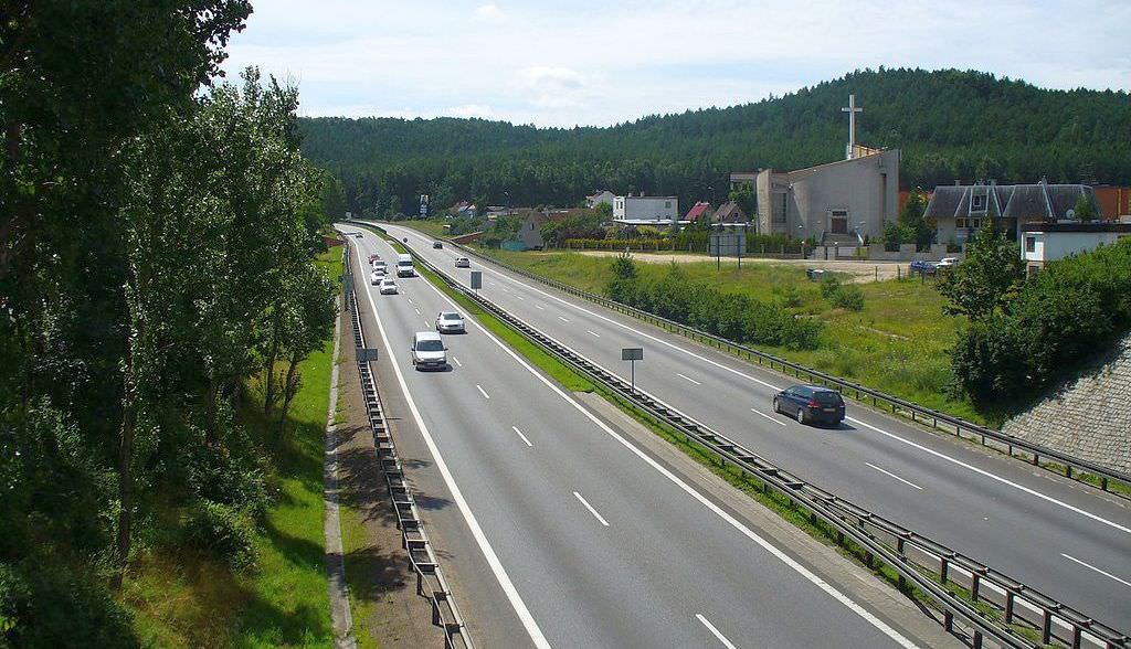 limita maximă de viteză pe drumurile expres din românia a fost modificată