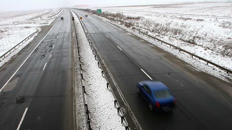iarnă de octombrie: zăpadă și polei pe autostrăzile a1 și a2