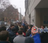 VOT ÎN DIASPORA: Peste 3.000 de români la coadă la Paris! Peste 2.000 de oameni la Viena! (VIDEO FOTO)