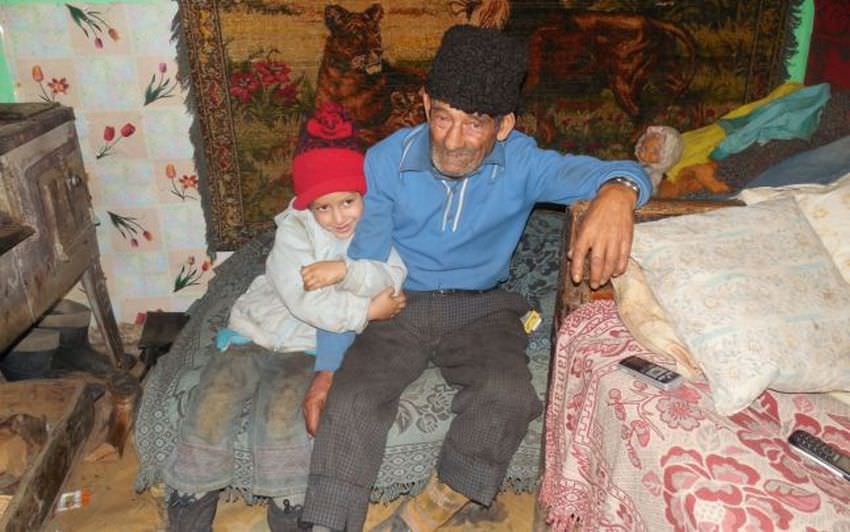 poveste emoționantă bunicul sibian care crește singur trei copii cu o pensie infimă