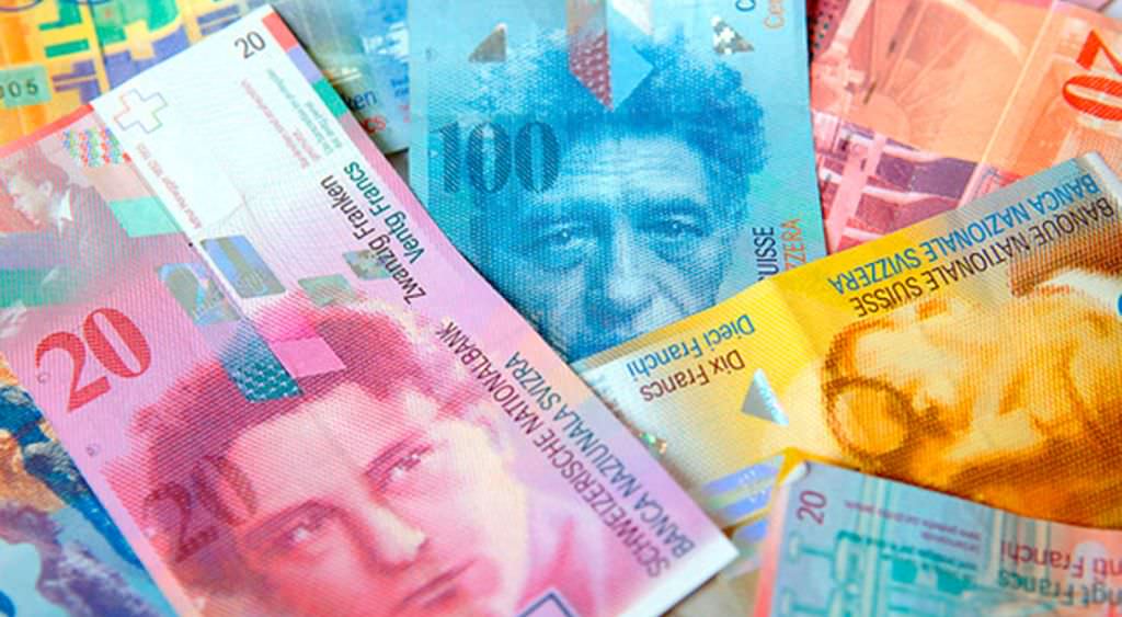victorie pentru un român în instanță! plătește ratele în franci elvețieni la valoarea contractării creditului
