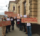 video foto zeci de traducători au ieșit în stradă la sibiu. uite ce vor!