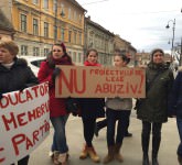 video foto zeci de traducători au ieșit în stradă la sibiu. uite ce vor!