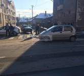 update video foto - o femeie a fost lovită în plin de o mașină pe trotuar pe teclu