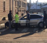 update video foto - o femeie a fost lovită în plin de o mașină pe trotuar pe teclu