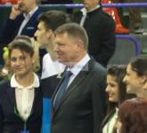 video foto iohannis ovaționat la sibiu. a coborât pe teren la cupa davis!